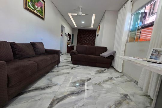 Casa à venda com 7 quartos, 240m² em Vista Alegre, Belo Horizonte