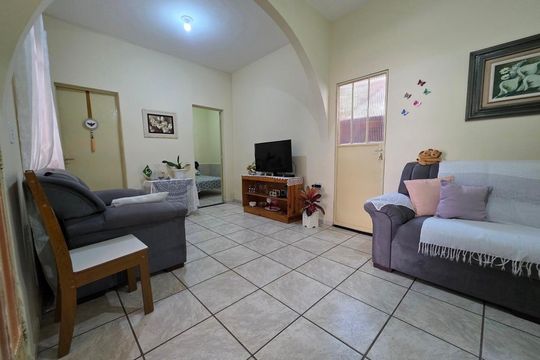Casa à venda com 7 quartos, 240m² em Vista Alegre, Belo Horizonte