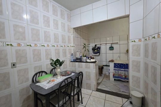 Casa à venda com 7 quartos, 240m² em Vista Alegre, Belo Horizonte