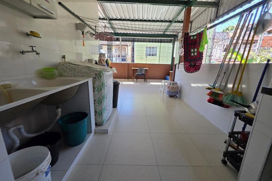 Casa à venda com 7 quartos, 240m² em Vista Alegre, Belo Horizonte