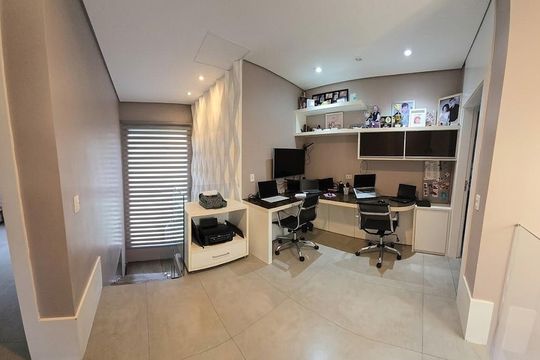 Quarto de casa para alugar com 4 quartos, 300m² em City Bussocaba, Osasco
