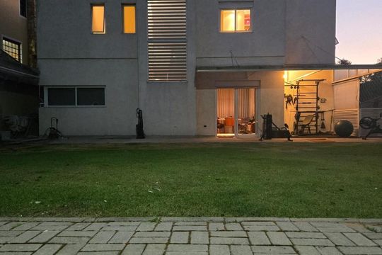 Área Externa de casa para alugar com 4 quartos, 300m² em City Bussocaba, Osasco