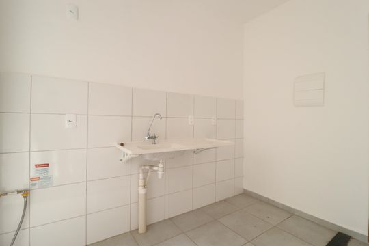 Cozinha de apartamento para alugar com 2 quartos, 45m² em Morada da Colina, Uberlândia