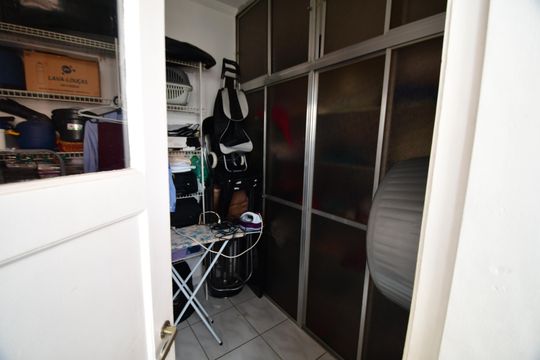 Quarto de Serviço de apartamento à venda com 2 quartos, 90m² em Centro, Campinas