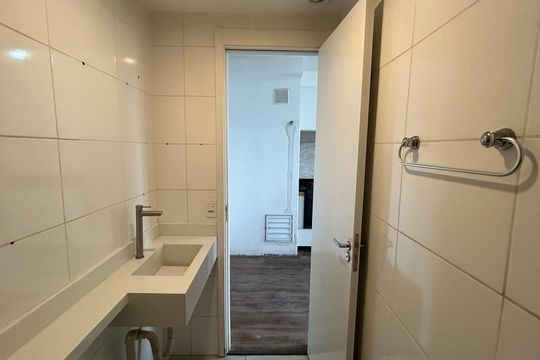 Banheiro de apartamento para alugar com 1 quarto, 24m² em Jardim Prudência, São Paulo