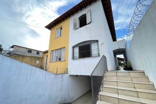 Fachada de casa à venda com 5 quartos, 181m² em Jardim Ester, São Paulo