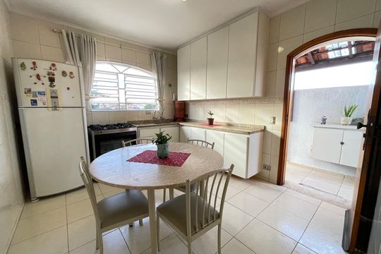 Cozinha de casa à venda com 5 quartos, 181m² em Jardim Ester, São Paulo