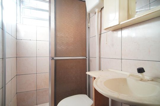 Banheiro de apartamento para alugar com 2 quartos, 38m² em Cohab, Sapucaia do Sul