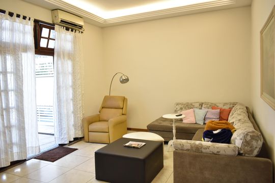 Casa à venda com 4 quartos, 205m² em Indianópolis, São Paulo