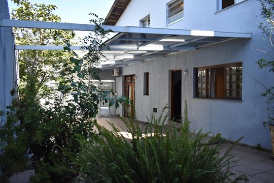 Garagem de casa à venda com 4 quartos, 205m² em Indianópolis, São Paulo