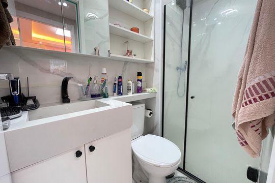 Banheiro de apartamento à venda com 2 quartos, 33m² em Jardim Celeste, São Paulo