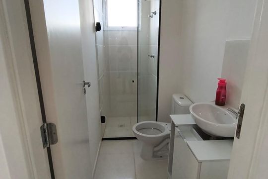 Banheiro de apartamento à venda com 2 quartos, 32m² em Vila Plana, São Paulo