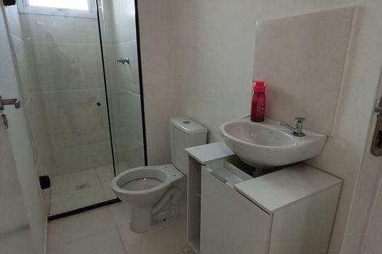 Banheiro de apartamento à venda com 2 quartos, 32m² em Vila Plana, São Paulo
