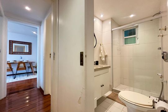 Suíte - banheiro de apartamento para alugar com 2 quartos, 72m² em Ipanema, Rio de Janeiro