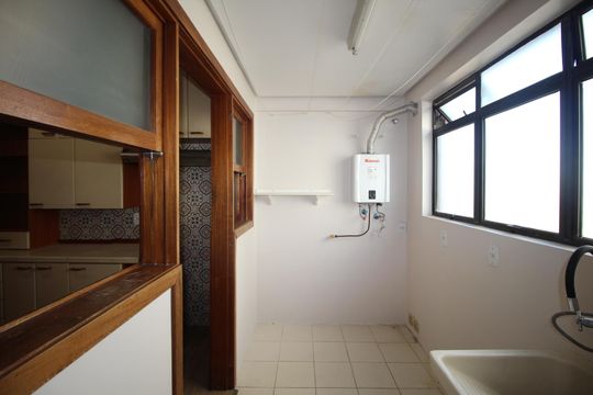 Área de Serviço de apartamento para alugar com 3 quartos, 140m² em Rio Branco, Porto Alegre