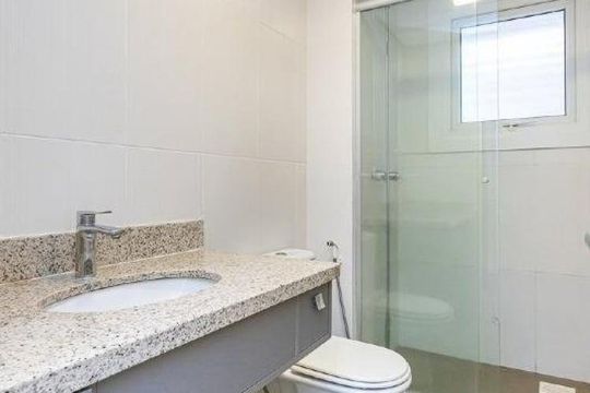 Banheiro 1 de apartamento para alugar com 3 quartos, 117m² em Bela Vista, Porto Alegre