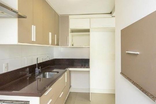 Cozinha de apartamento para alugar com 3 quartos, 117m² em Bela Vista, Porto Alegre