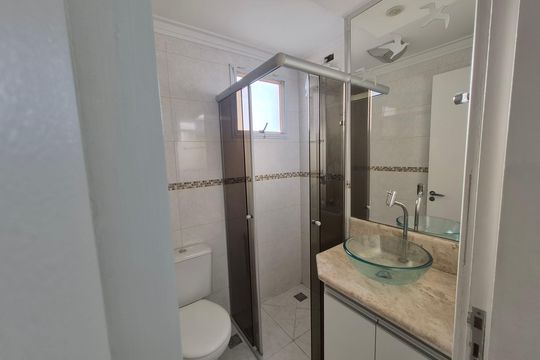 Banheiro de apartamento para alugar com 2 quartos, 52m² em Vila Progresso, Campinas