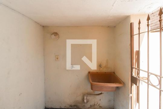 Área de serviço de casa à venda com 6 quartos, 200m² em Vila Talarico, São Paulo