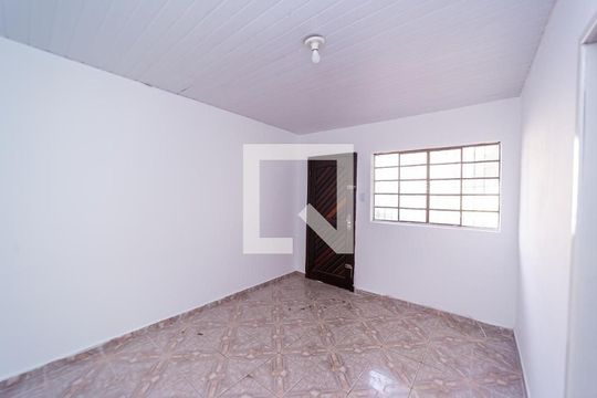 Sala de casa à venda com 6 quartos, 200m² em Vila Talarico, São Paulo