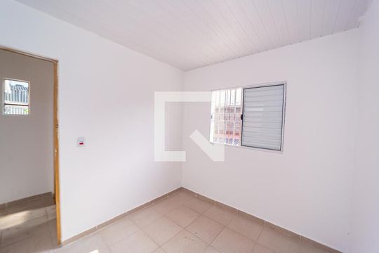 Quarto de casa à venda com 6 quartos, 200m² em Vila Talarico, São Paulo