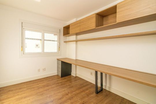 Quarto 1 de apartamento para alugar com 3 quartos, 117m² em Bela Vista, Porto Alegre