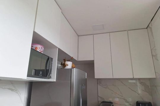 Cozinha de apartamento à venda com 2 quartos, 48m² em Santa Helena, Belo Horizonte