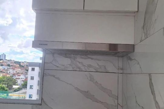 Cozinha de apartamento à venda com 2 quartos, 48m² em Santa Helena, Belo Horizonte
