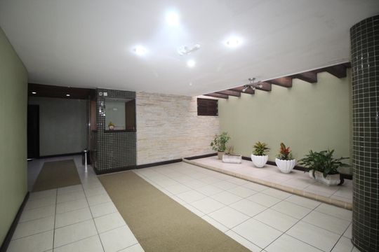 Hall social de apartamento para alugar com 3 quartos, 110m² em Independência, Porto Alegre