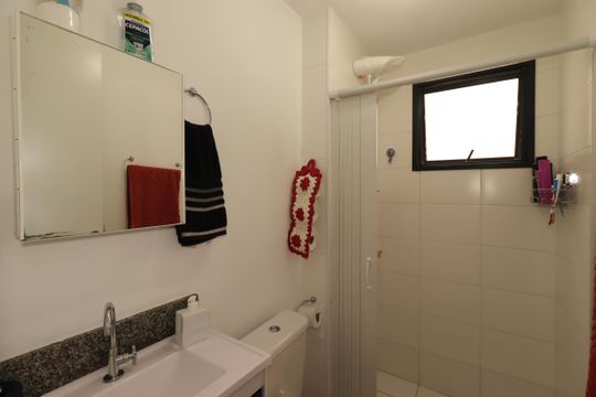 Banheiro de apartamento à venda com 2 quartos, 40m² em Santa Maria, Santo André