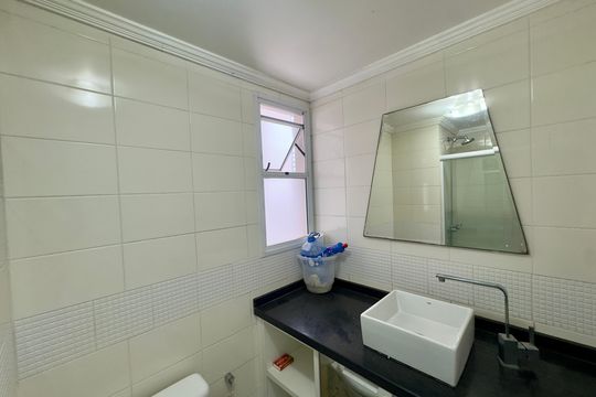 Banheiro de apartamento à venda com 3 quartos, 59m² em Vila Augusta, Guarulhos