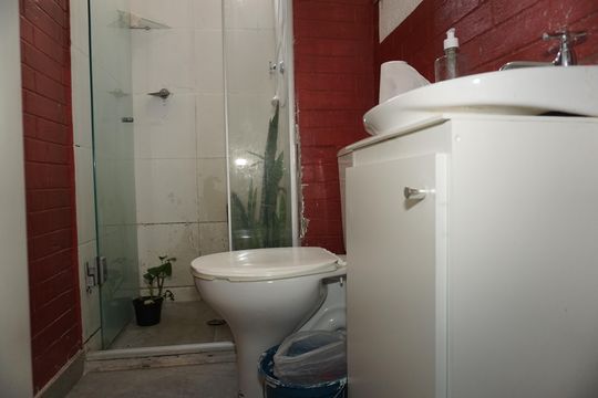 Banheiro de apartamento para alugar com 2 quartos, 39m² em Jardim Dom José, Embu das Artes