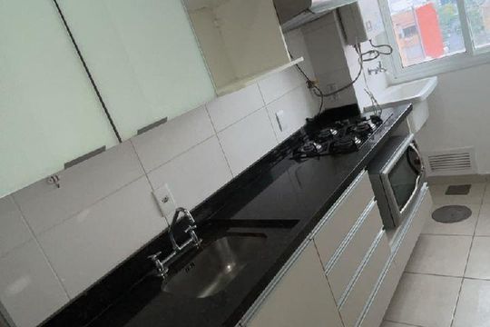 Cozinha de apartamento à venda com 2 quartos, 54m² em Azenha, Porto Alegre