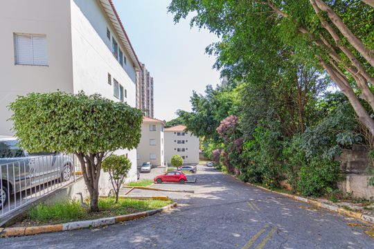 Área comum de apartamento para alugar com 2 quartos, 49m² em Jardim Santa Tereza, Carapicuíba