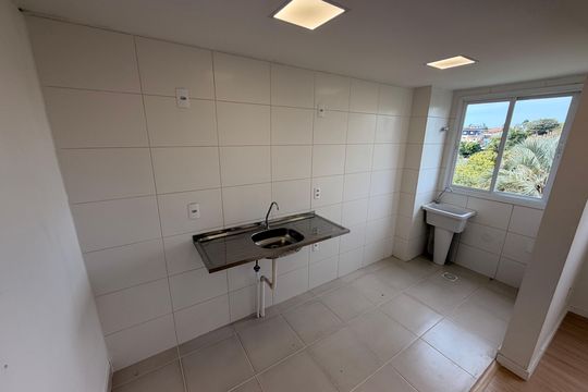 Cozinha de apartamento para alugar com 2 quartos, 44m² em Santa Isabel, Viamão