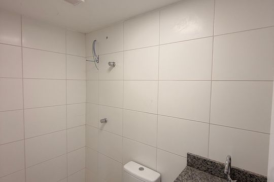 Banheiro de apartamento para alugar com 2 quartos, 44m² em Santa Isabel, Viamão