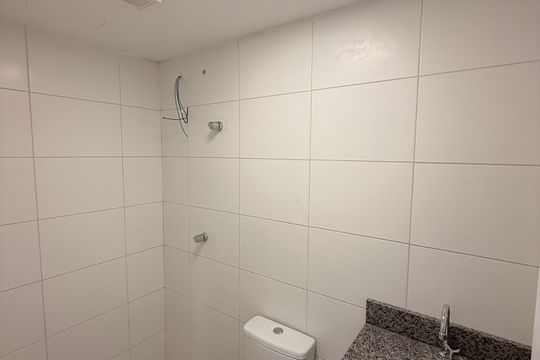 Banheiro de apartamento para alugar com 2 quartos, 44m² em Santa Isabel, Viamão