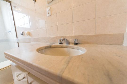 Banheiro de apartamento à venda com 2 quartos, 71m² em Jardim Belo Horizonte, Campinas