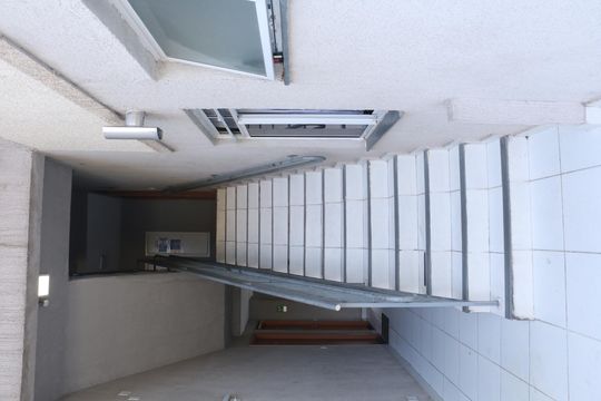 Escada de apartamento para alugar com 2 quartos, 50m² em Vila Nossa Senhora da Conceicao, Nova Iguaçu