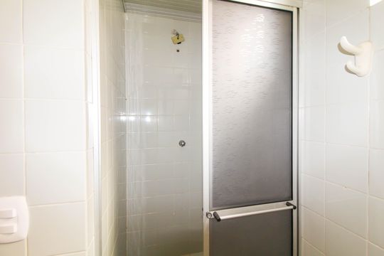 Banheiro de apartamento para alugar com 1 quarto, 48m² em Centro, Canoas