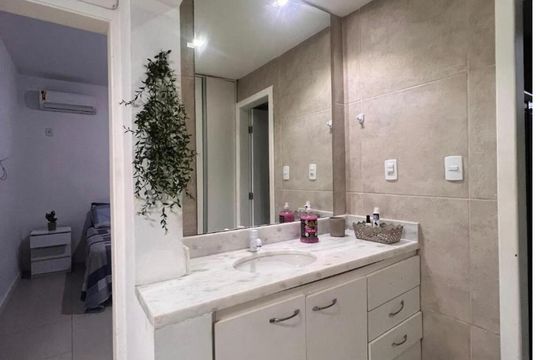 Banheiro de apartamento para alugar com 2 quartos, 85m² em Ondina, Salvador