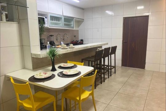 Cozinha de apartamento para alugar com 2 quartos, 85m² em Ondina, Salvador
