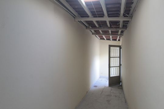 Corredor de casa para alugar com 1 quarto, 96m² em Parque São Pedro, Belo Horizonte