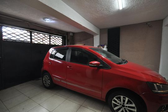 Garagem de casa para alugar com 2 quartos, 80m² em Sítio do Piqueri, São Paulo