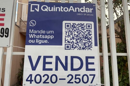 Fachada de casa para alugar com 3 quartos, 200m² em Vila Nhocuné, São Paulo