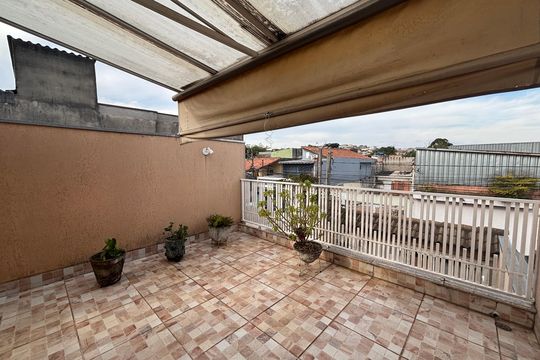Varanda de casa para alugar com 3 quartos, 200m² em Vila Nhocuné, São Paulo