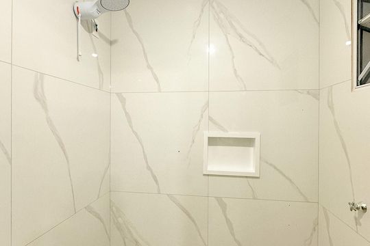Banheiro de casa para alugar com 2 quartos, 55m² em Forquilhas, São José