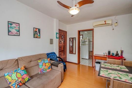 Sala de apartamento para alugar com 2 quartos, 66m² em São Sebastião, Porto Alegre