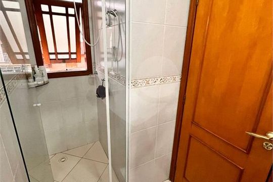 Casa para alugar com 3 quartos, 275m² em Vila Irmaos Arnoni, São Paulo