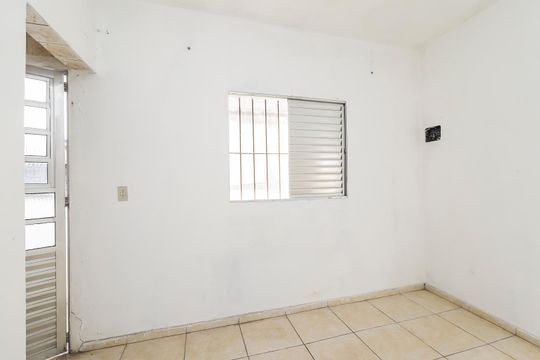 Sala / Quarto de casa para alugar com 1 quarto, 22m² em Jardim Helena, São Paulo